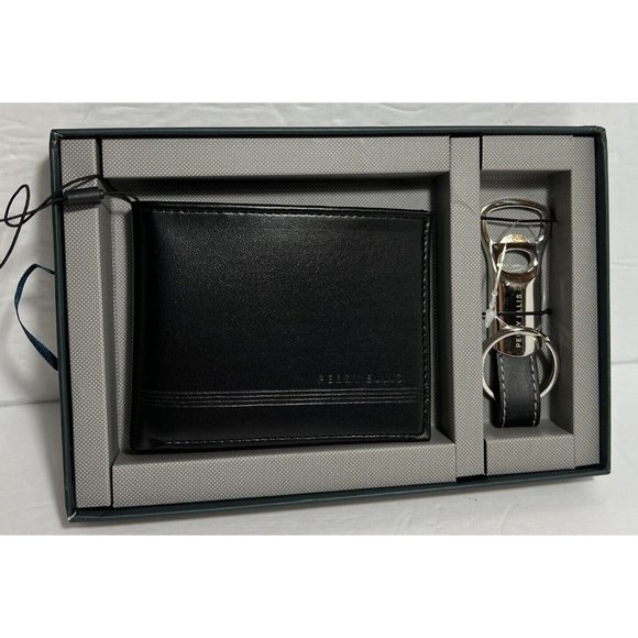Perry Ellis Portfolio Black Leather Passcase Key Fob Set (Retail: $47.50)